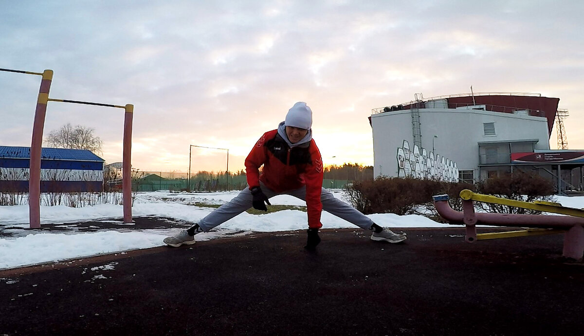 моя первая попытка за 10 минут сесть на шпагат