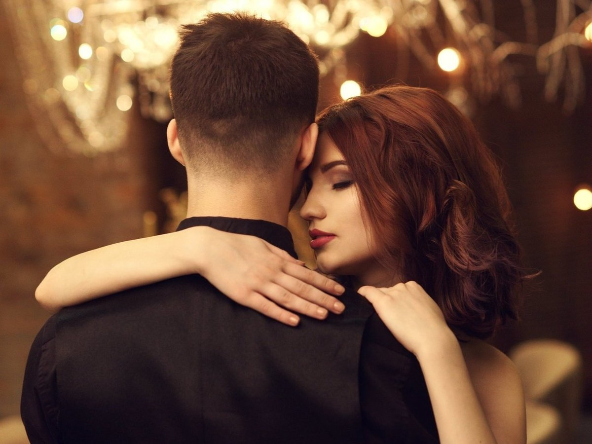 Девушка и с девочкой и мужчиной. Красивые влюбленные пары. Красивая пара. Влюбленные парочки. Красивая девушка с парнем.