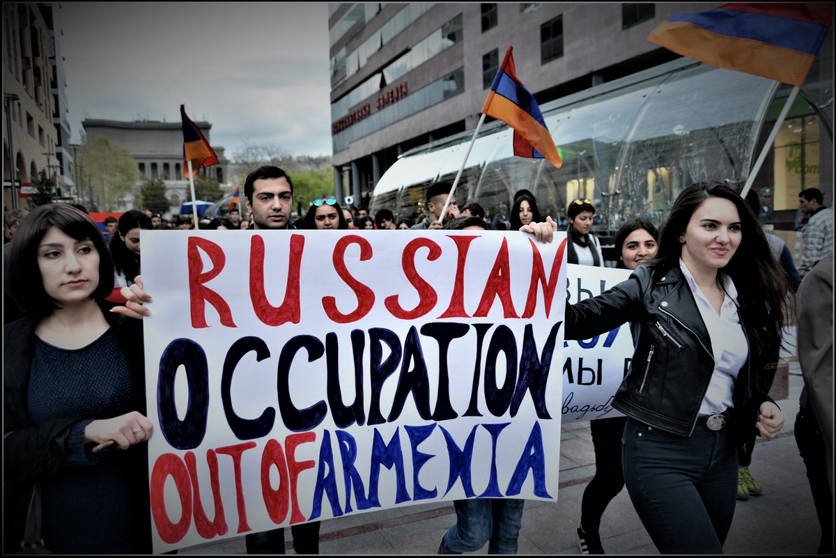 Антироссийские митинги в Армении. Протесты в Армении против России. Армяне против русских. Антироссийский митинг в Ереване.