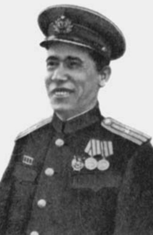 Командир дивизион бронекатеров капитан 3 ранга А. И. Песков