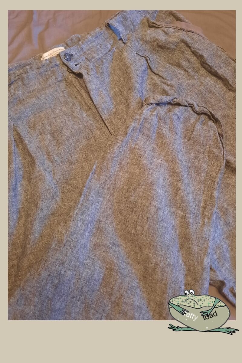 Вот такие нам достались штанишки. За 750 рублей, это недорого для этого качества