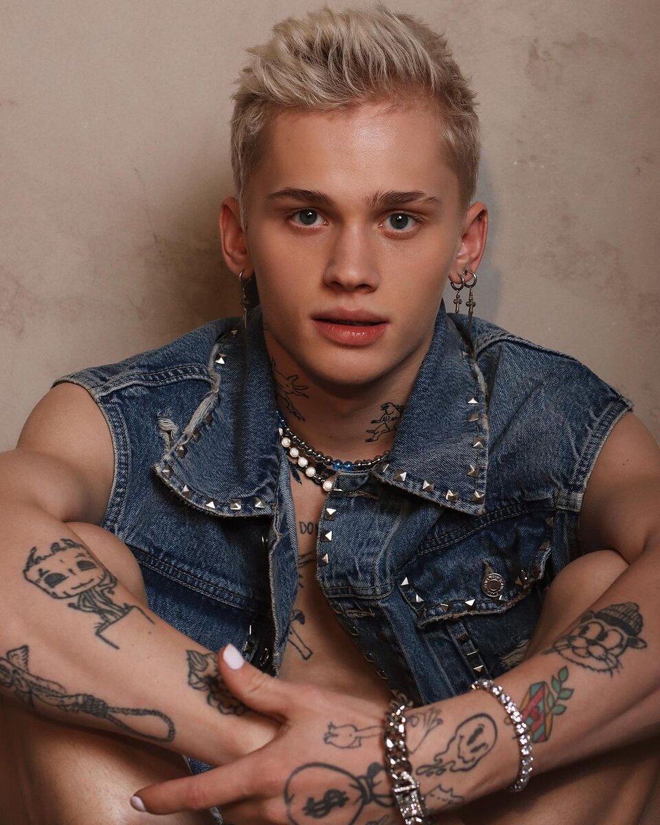 Даня Милохин, @danya_milokhin