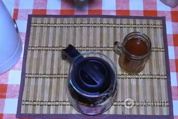 Готовый грог подаем в горячем виде