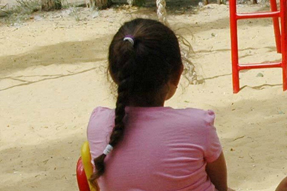     Всех детей вывели на улицу. Геннадий БИСЕНОВ