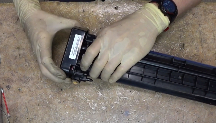 Фото 4. Снимаем боковую крышку