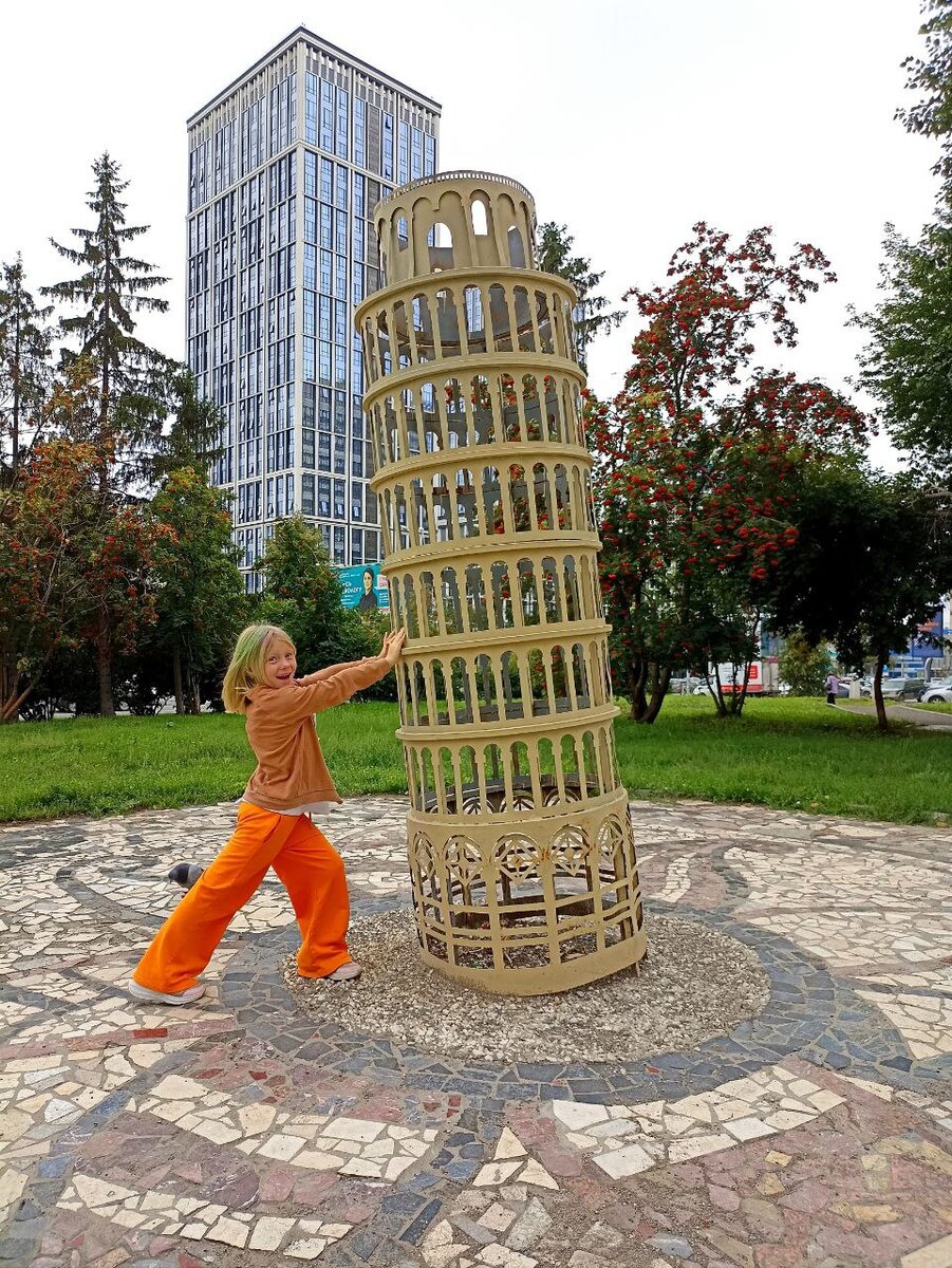 Новосибирская Пизанская башня