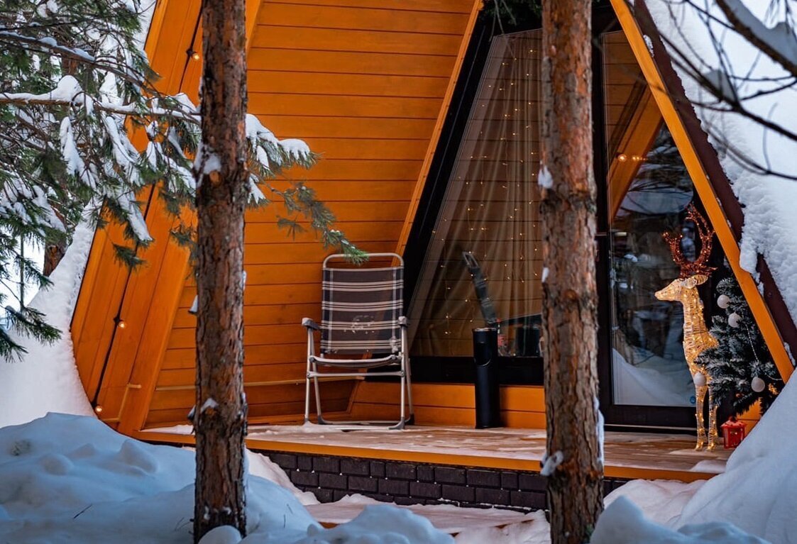 веретьево арт усадьба. зимний отдых в подмосковье в лесу. артиленд балашиха зимой. лес арт резорт подмосковье зимой. парк дракино зимой.