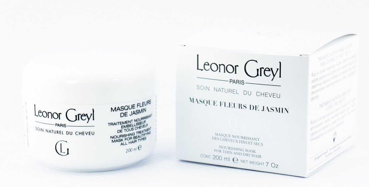 Питательная маска от французского бренда Leonor Greyl с экстрактом цветков жасмина, растительными маслами, протеинами и коллагеном облегчит расчесывание волос, придаст им блеск и восстановит их структуру по всей длине