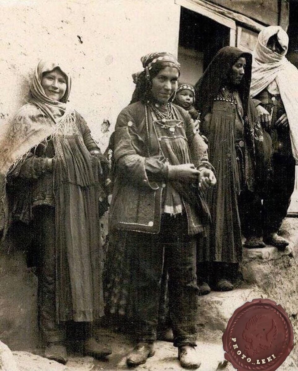 Женщины в селении Куруш (лезгинское селение), 1928 год