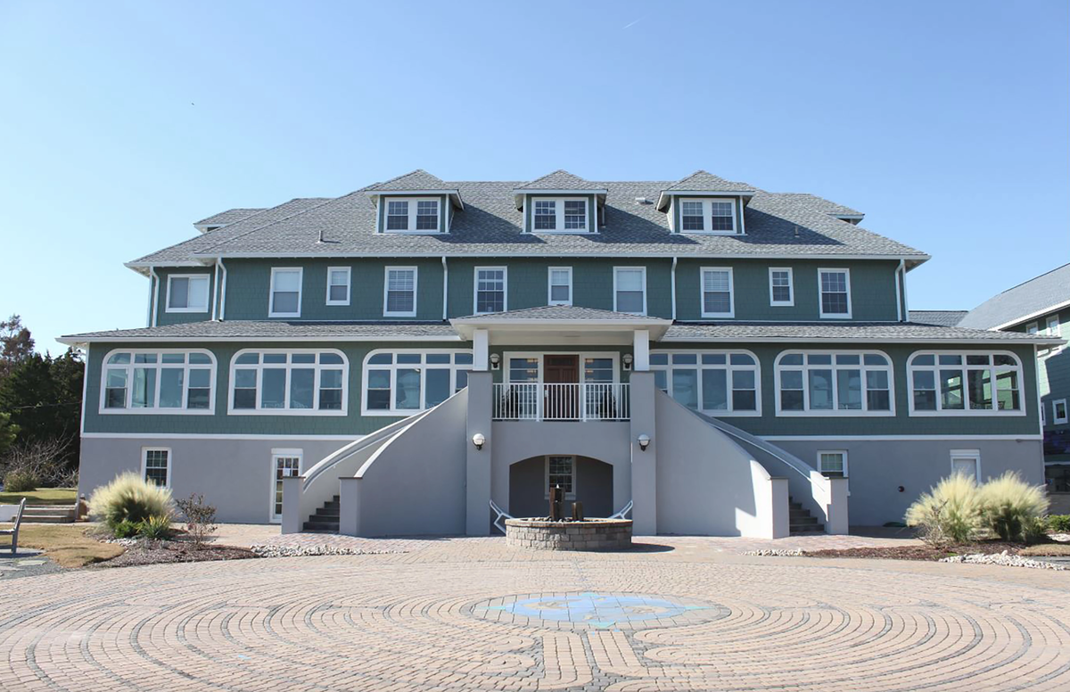 Здание ARE. Фото с официального сайта: https://www.edgarcayce.org/about-us/media-center/photos-images/