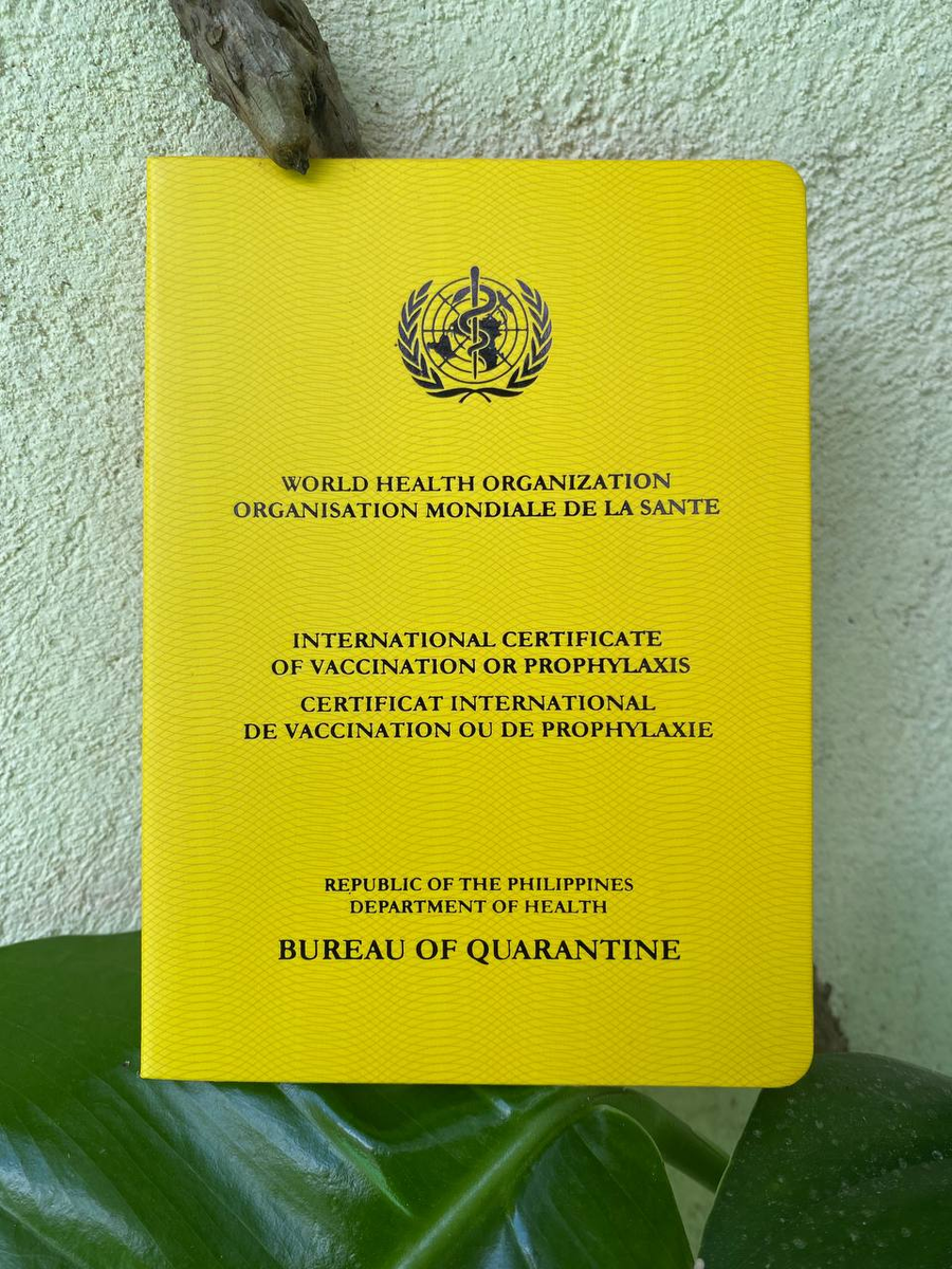 Так выглядит выданный на Филиппинах сертификат ВОЗ, который можно использовать и за рубежом.