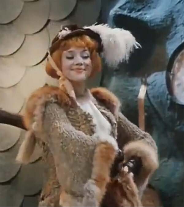 Великолепная Елена Санаева в роли лисы Алисы. Источник фото: Яндекс.Картинки