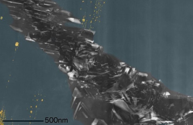 Раскрашенный снимок образца метеорита