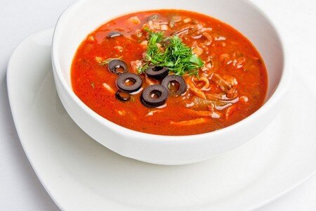 В этой публикации я познакомлю вас со старинными рецептами приготовления солянки.