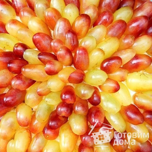  Оригинальный и нежный салат Тиффани с сочным куриным филе. Стоит попробовать ради необычного, но вкусного сочетания продуктов. Куриное филе, сыр, виноград и орехи - отличный квартет!
