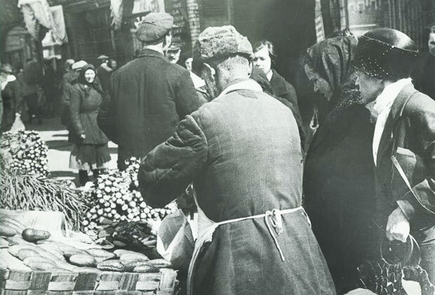 Уличная торговля на Охотном Ряду, 1928 год 