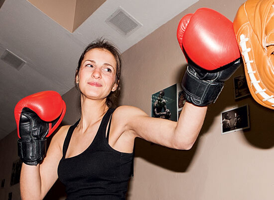 В свободное от бокса время Аня работает бухгалтером. Фото Кирилла Лагутко.