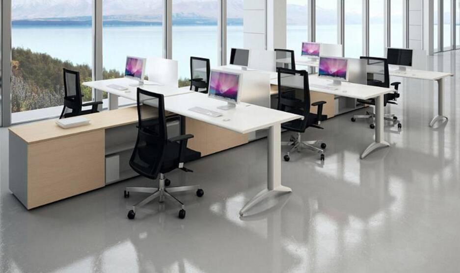 Сидеть напротив окна тоже хорошо: в этом случае есть возможность получения дополнительного заряда энергии. Человек, который периодически отвлекается на окна, всегда полон творческих планов. 