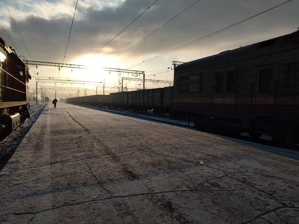 на перроне зима