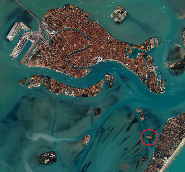 Фото Венеции сверху с отмеченным островом Сан-Ладзаро-дельи-Армени.