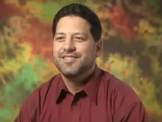 Стив Пеха (Steve Peha) — президент  консалтинговой компании  в области образования Teaching That Makes Sense.  