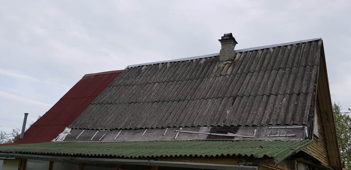 Дом со старым шифером