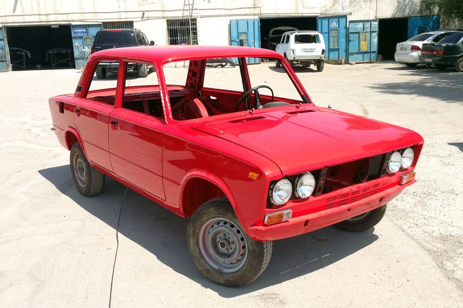 (моменты сборки автомобиля)
