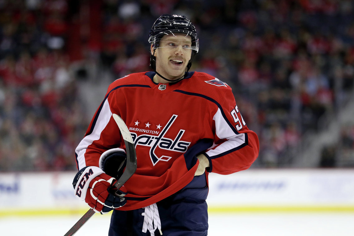 Хоккеист команды Washington Capitals, наш соотечественник Евгений Кузнецов.