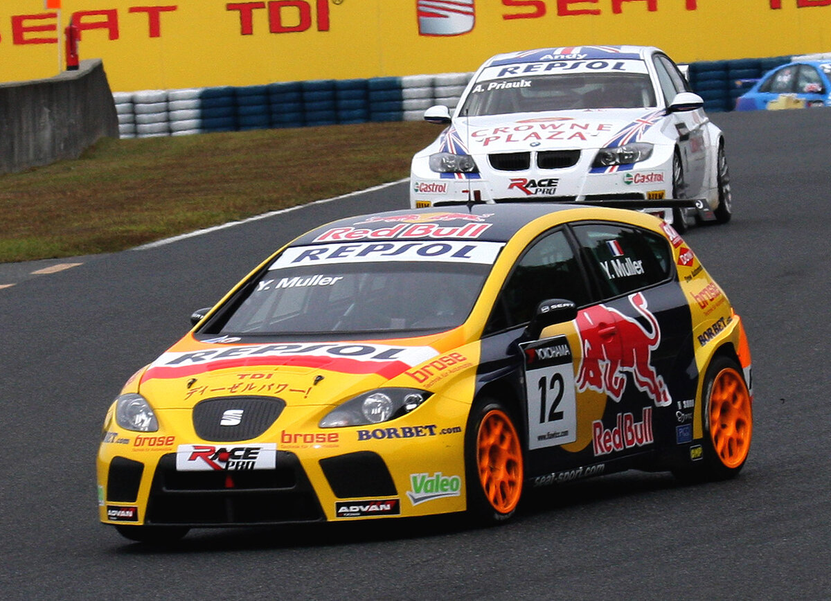  Чемпион мира 2008 Иван Мюллер впереди победителя сезонов 2005-07 Энди Приоля.