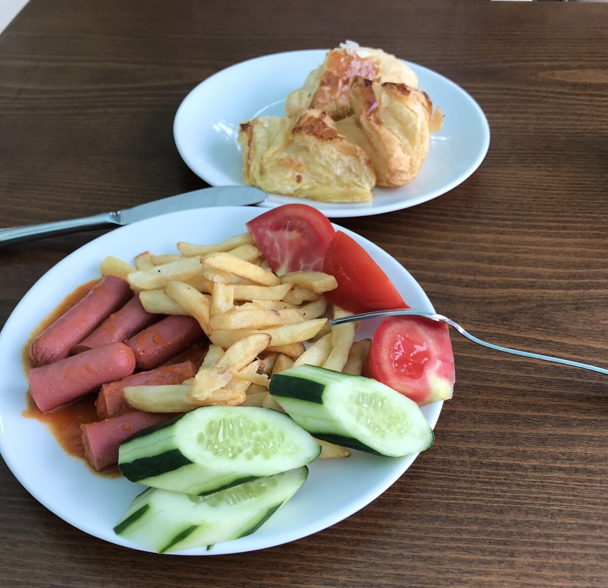 Мой завтрак, слоеные конверты с сыром, овощи, фри и соевые сосиски!