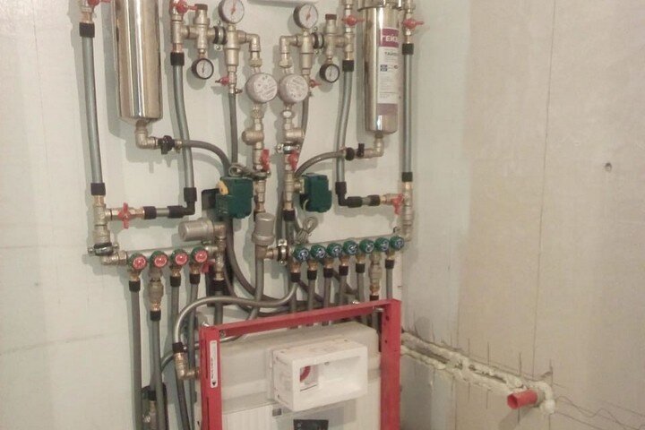 Сложная система водоснабжения с коллекторной схемой