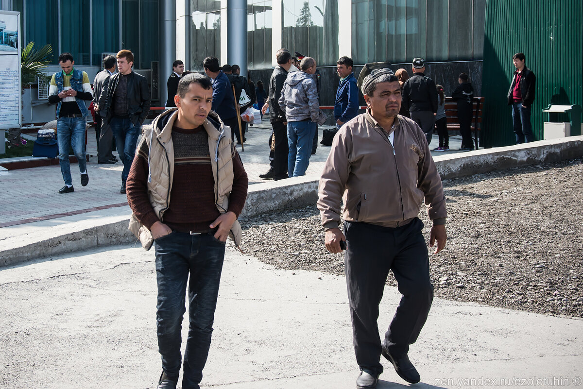 самый богатый таджикистан. нурмахматов джурабек. самый богатый человек в таджикистане. 1997 год премьер министр таджикистана. миллионер из таджикистан саидмурод.