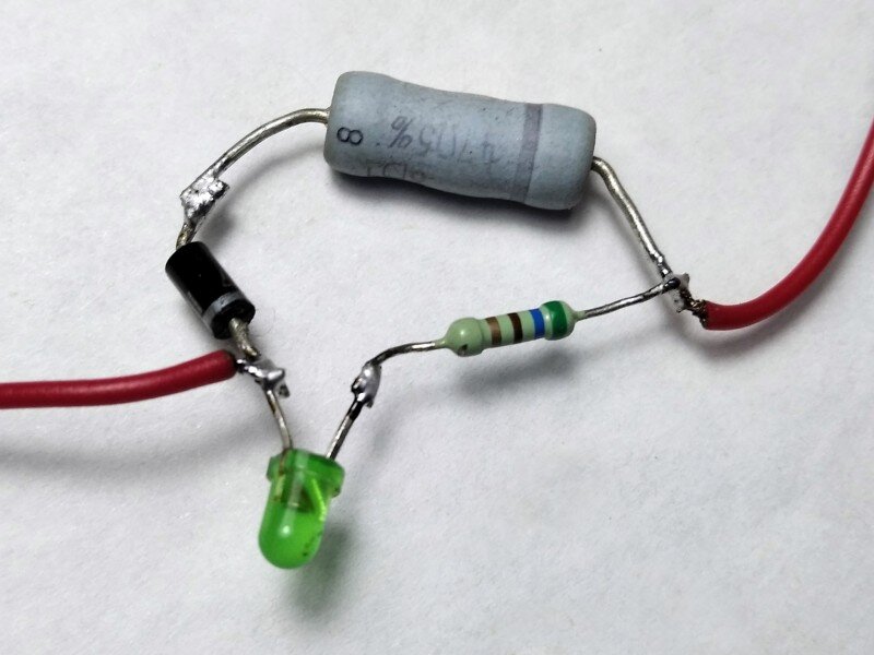 радиодетали спаяны