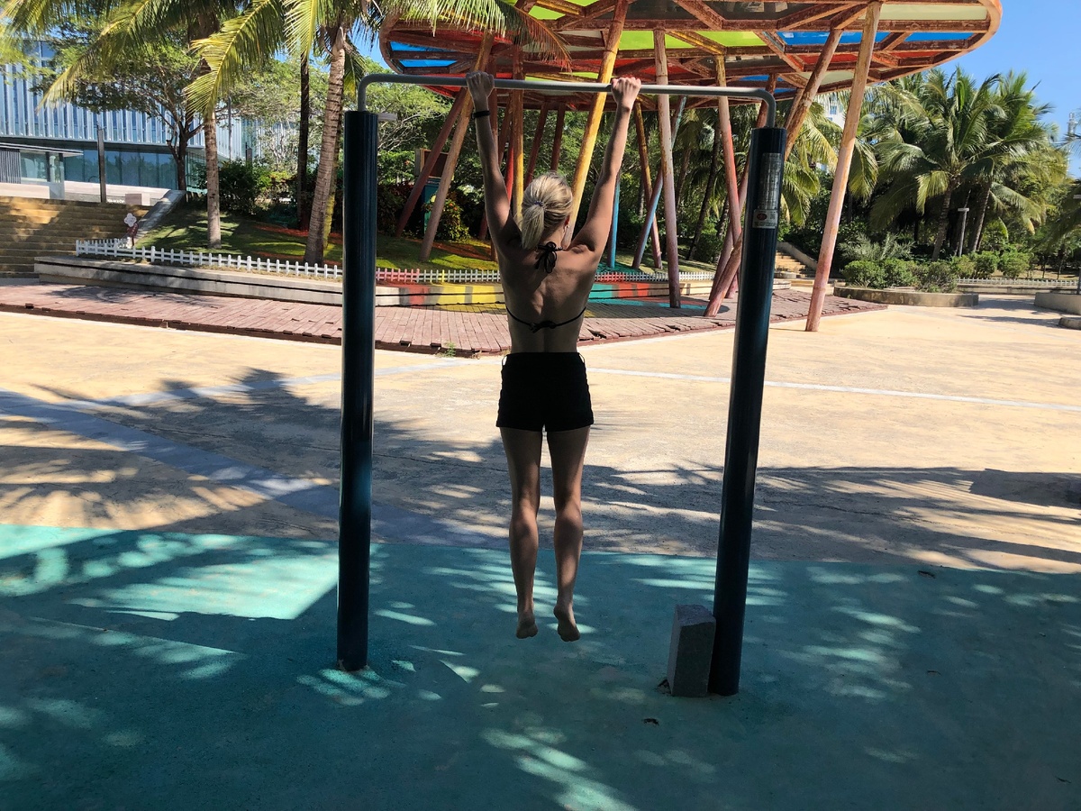 Смотрим, чем полезны занятия на турниках