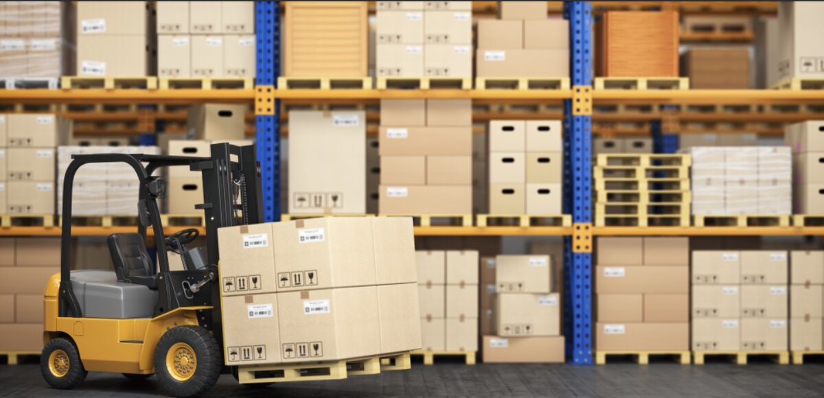 Один из примеров склада ( палет, коробки )