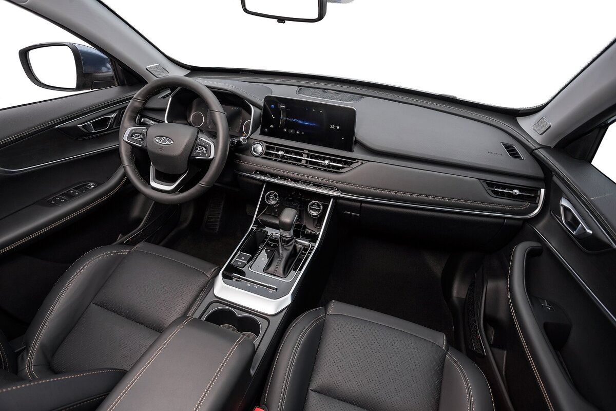 Салон выглядит по-взрослому и довольно современно