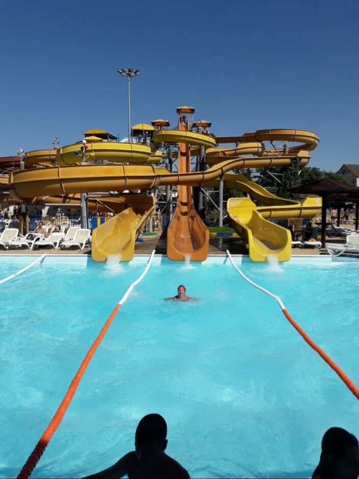 Аквапарк анапа когда открывается. Аквапарк анапа золотой пляж 2021. Анапа аквапарк. Аквапарк анапа горки. Анапа аквапарк золотая бухта.