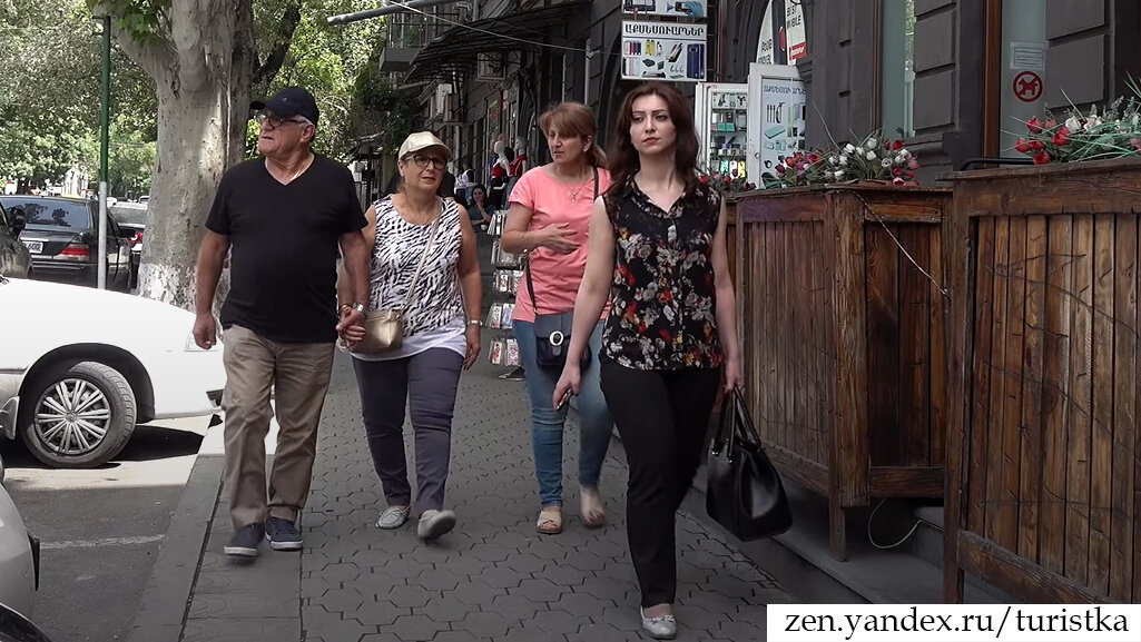 В Армении было и много скромных девушек