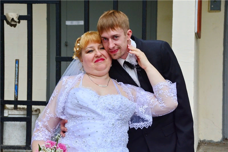 Некрасивый жених. Самая странная невеста в мире. Стремное свадебное платье. Страшная невеста. Смежные жених и невеста.