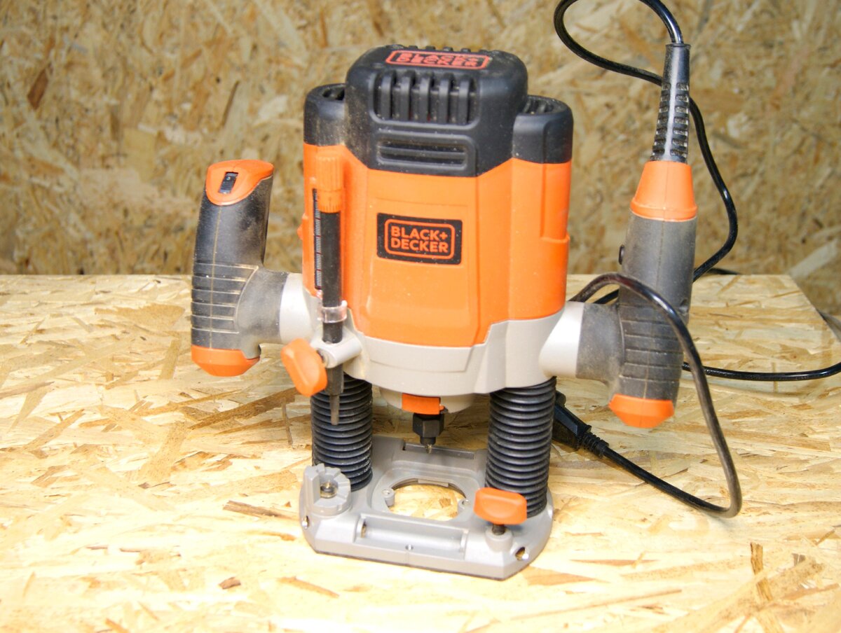 фрезер Black and Decker