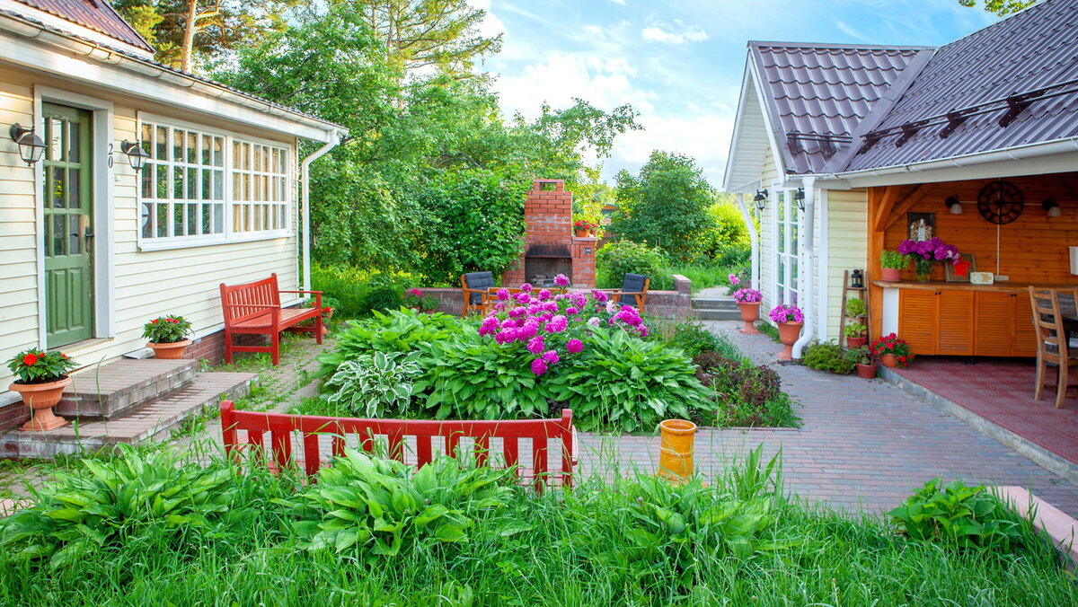 Так всё выглядит сейчас. 2020 год. Сравните с тем что было - фото ниже :-)