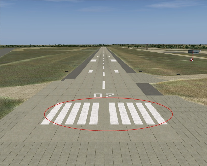 Взлетная полоса аэродрома. Маркировка смещенного порога впп. Взлетно посадочная полоса аэропорта. Впп это в авиации. Красноярск аэропорт взлетно посадочная полоса.