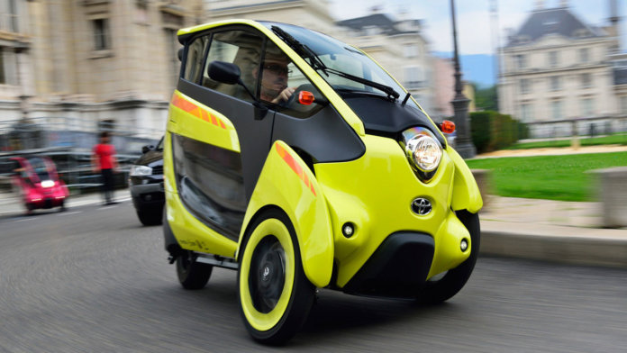 Трицикл Toyota i-Road – электромобиль для жителей Токио 
