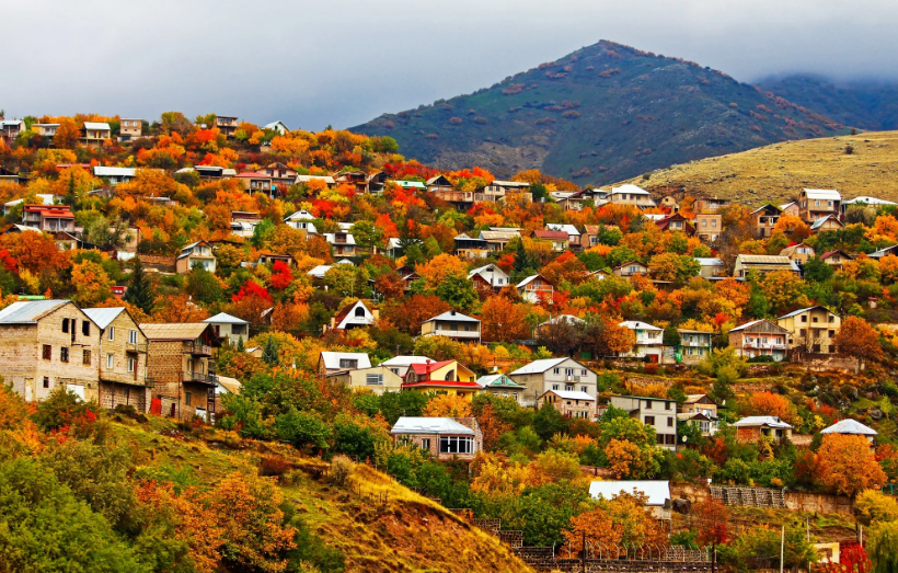 Город, утопающий в объятиях осени