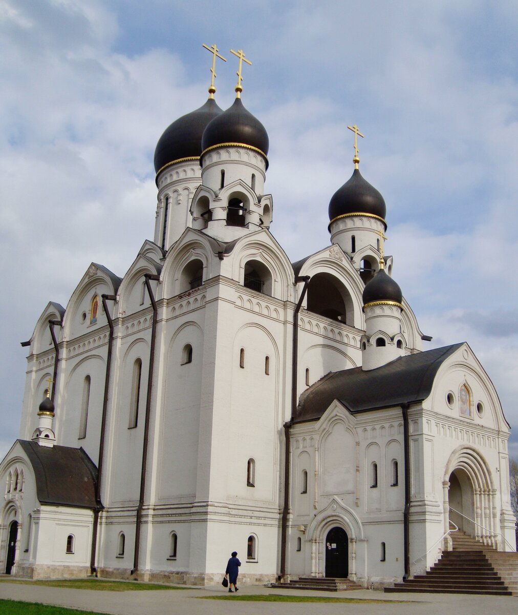 Москва храм Серафима Саровского в Раеве