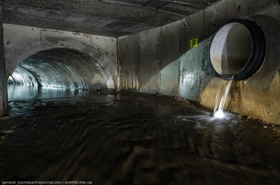 подземные коммуникации. подземный коллектор. коллектор спб водоканал. канализационный тоннель. канализационный коллектор.