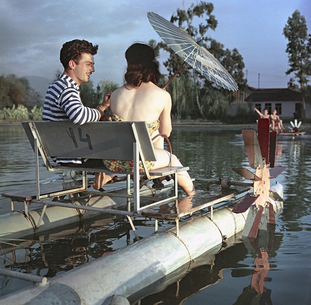 Катание на водном велосипеде (1963 год)