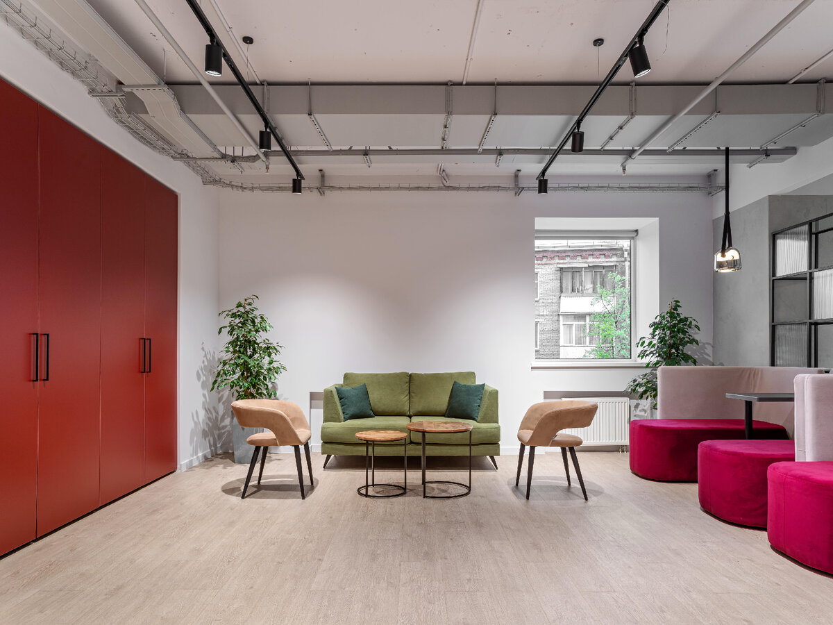 Лаундж-зона офиса Apollax Space Бригантина