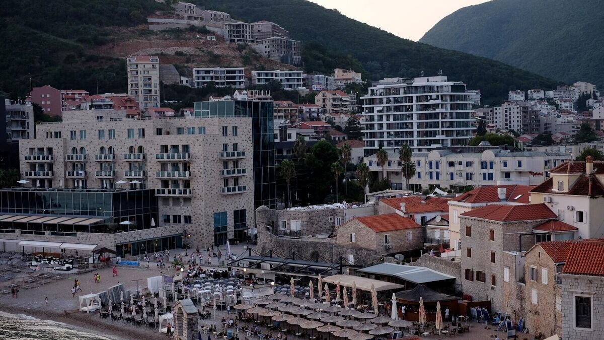    Вид на Будву со смотровой площадки старого города© РИА Новости / Ольга Головко