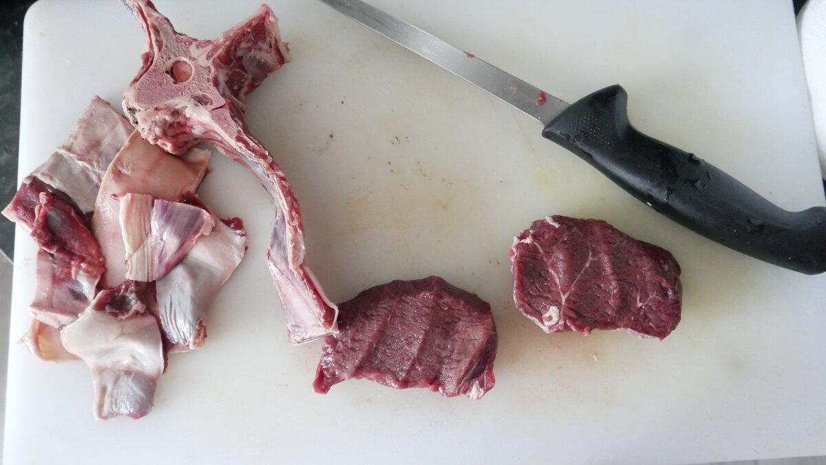 Все, что слева, пойдет на бульон.